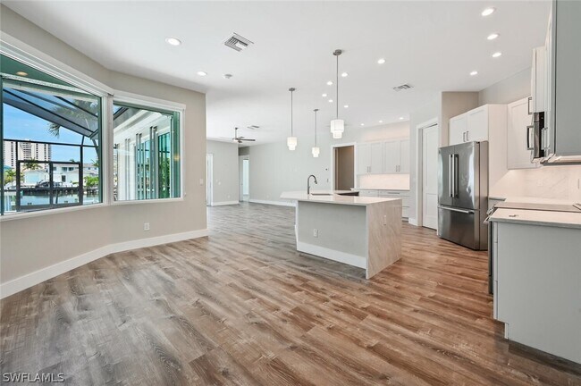 Building Photo - 4231 Crayton Rd