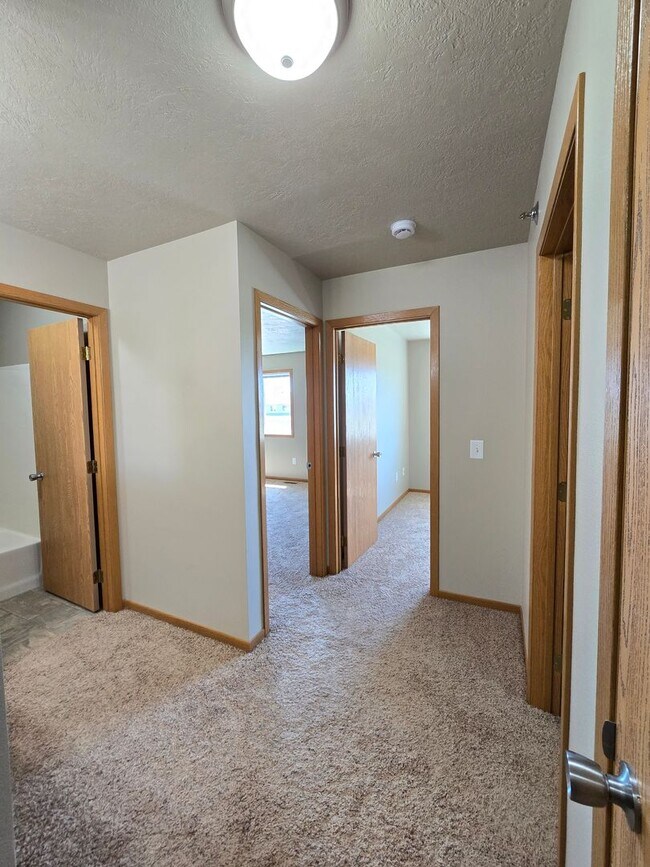 Building Photo - Beautiful Condo!!!