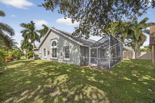 Building Photo - 12865 Meadowbend Dr