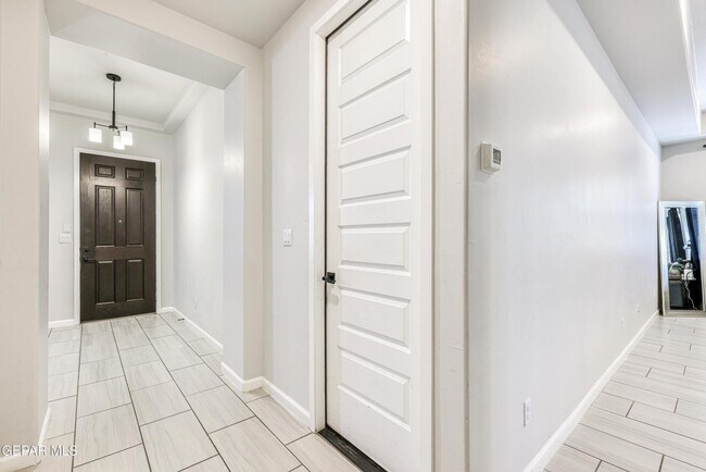 Building Photo - 12844 Haxby St