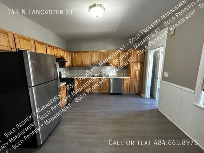 Building Photo - 3 Bed 2 Bath on Lancaster Ave