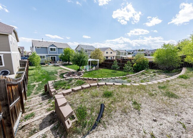 Building Photo - 7724 Canyon Oak Dr