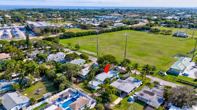 Building Photo - 325 De Carie St