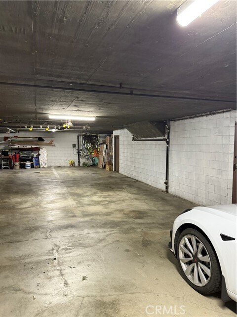Building Photo - 1224 S Saltair Ave