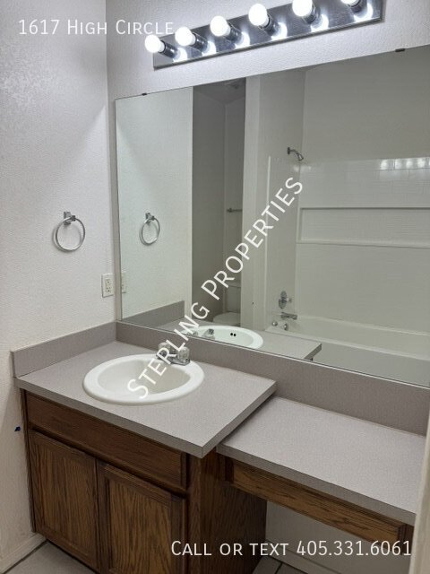 Building Photo - 1617 High Cir