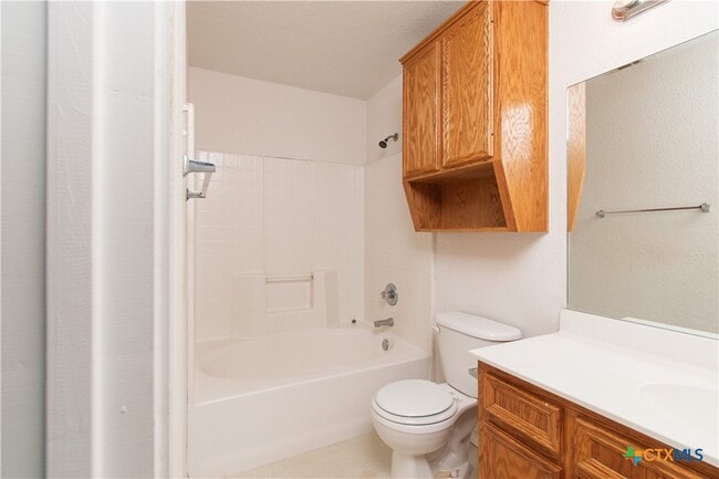 Building Photo - 3402 Toledo Dr
