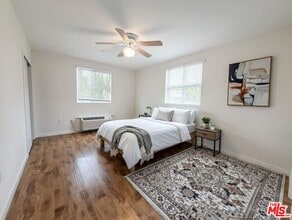 Building Photo - 1254 W 37th Dr