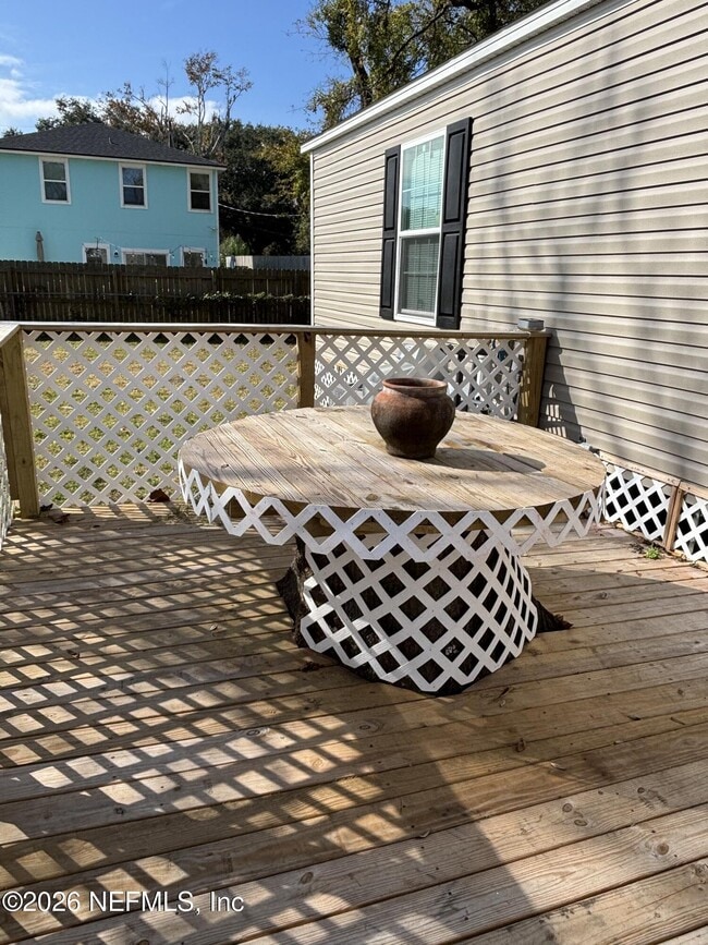 Building Photo - 1726 Bermuda Rd