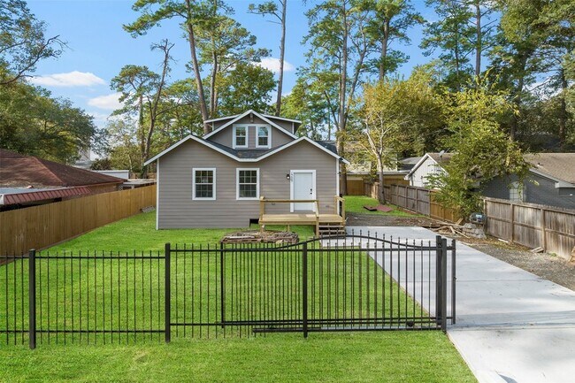 Building Photo - 17507 Wild Oak Dr