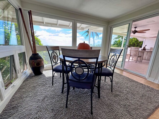 Building Photo - Maunalani Heights - Renovated 4 bedroom, 3...