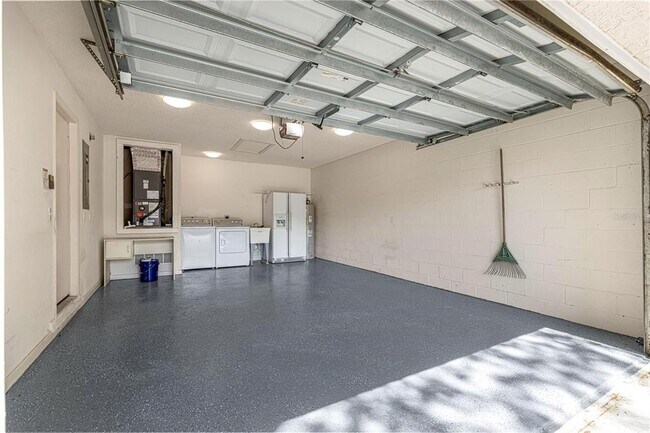 Building Photo - 9662 SW 95th Ct