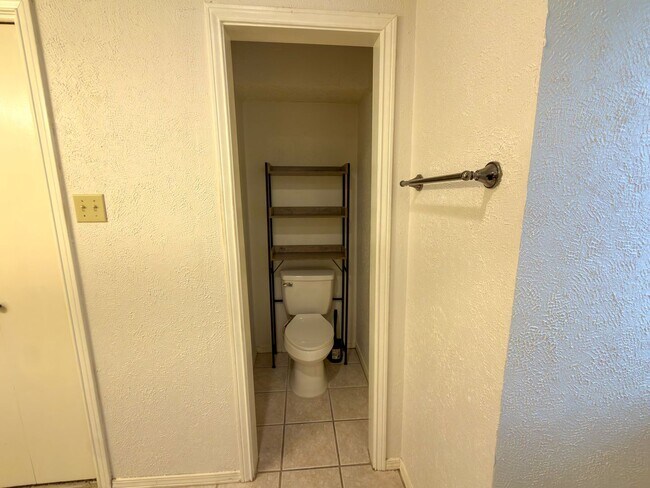 Building Photo - 520 Sumac Pl