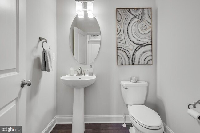 Building Photo - 11411 Tolkien Ave