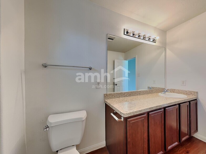 Building Photo - 22323 Queenbury Hills Dr