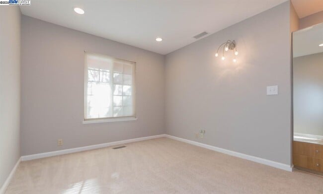 Building Photo - 39610 Benavente Ave