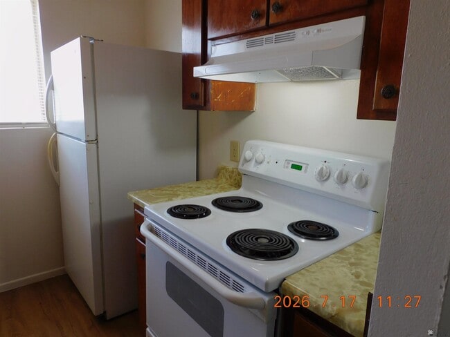 Building Photo - 1276 W 20th Pl
