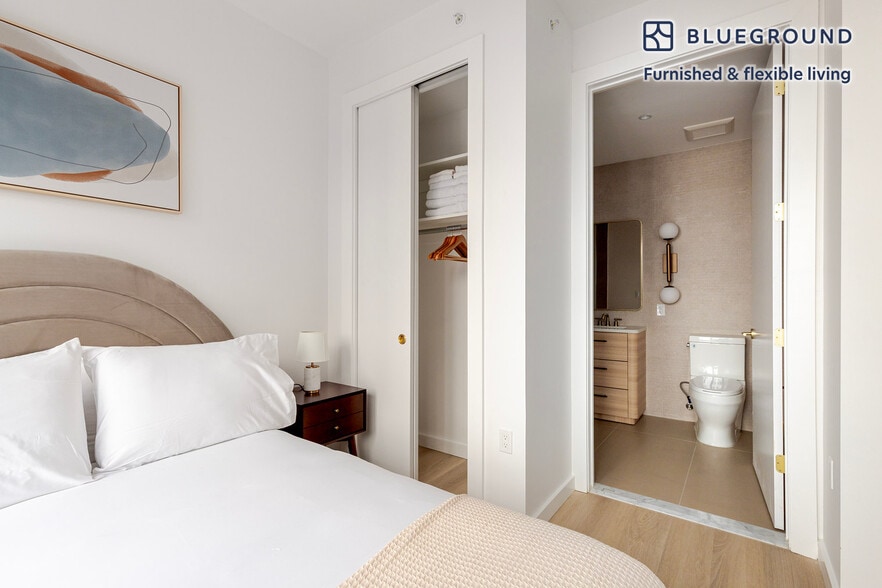 Building Photo - 525 Pacific St