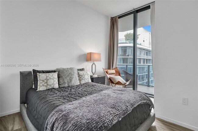 Building Photo - 801 S Miami Ave