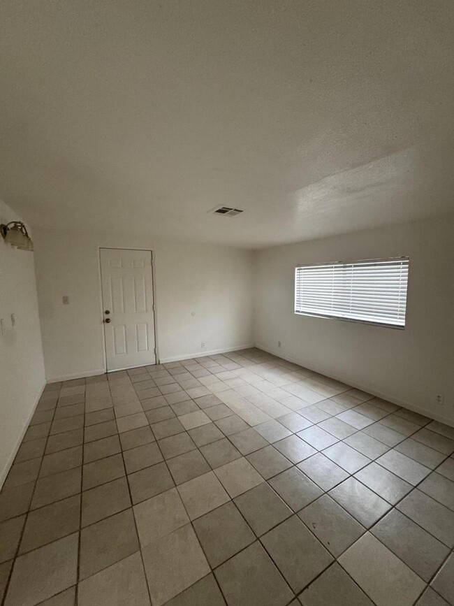 Building Photo - 5958 El Reposo St