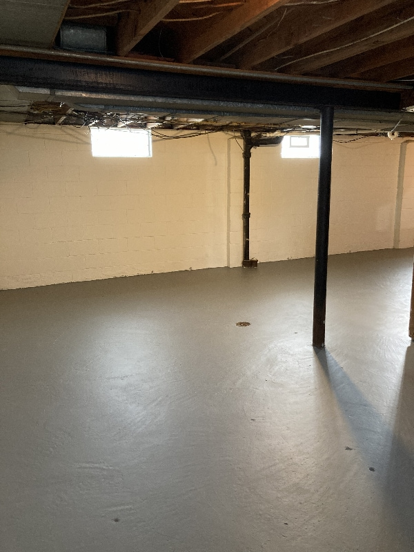 Building Photo - 1509 Chapin Ave