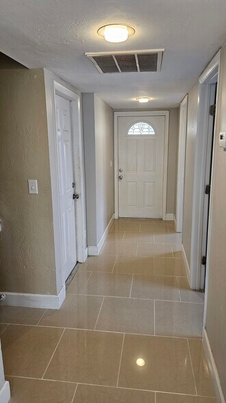 Main Entrance - 1124 SE 6th Ave