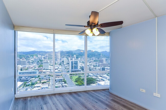 Building Photo - 1296 Kapiolani Blvd