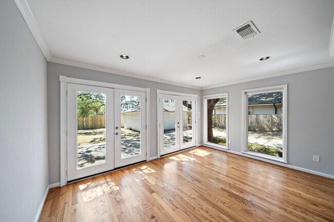 Building Photo - 3115 Glen Haven Blvd