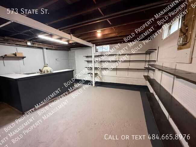 Building Photo - 573 State St