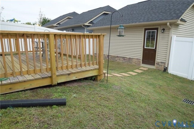 Building Photo - 16621 Thornapple Run