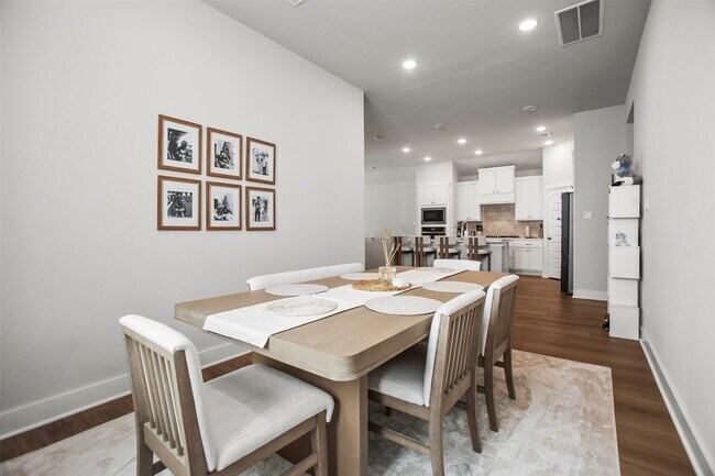 Building Photo - 5010 Vly Wind Ct