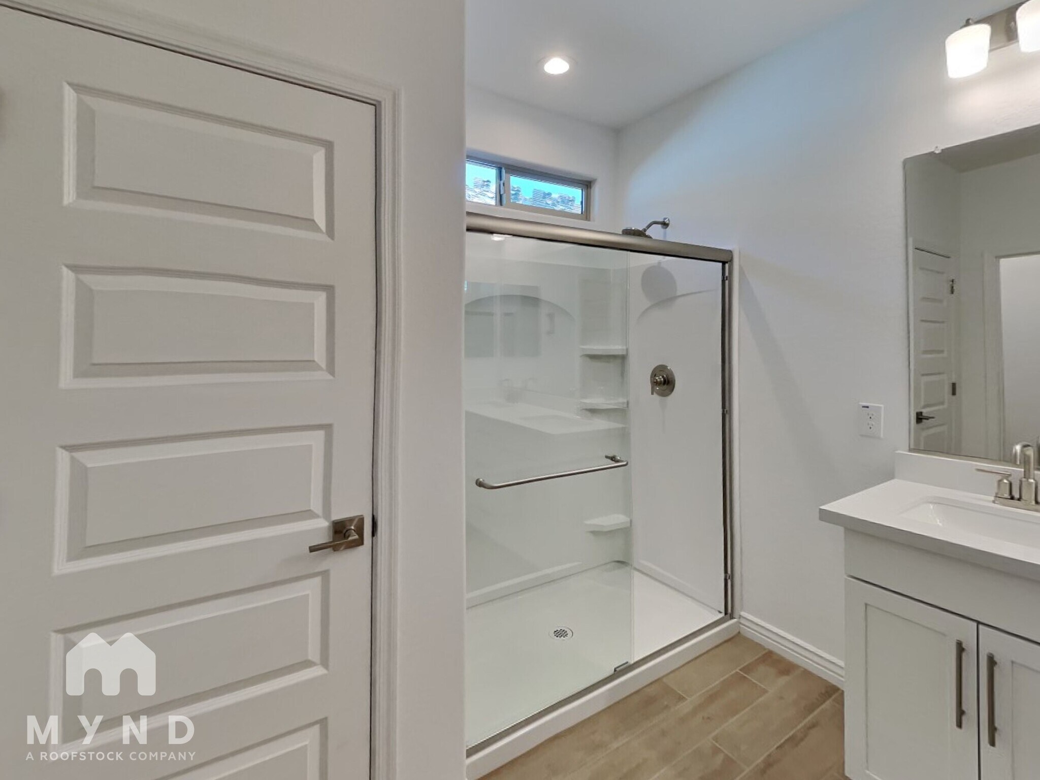 Building Photo - 9959 W Whitton Ave