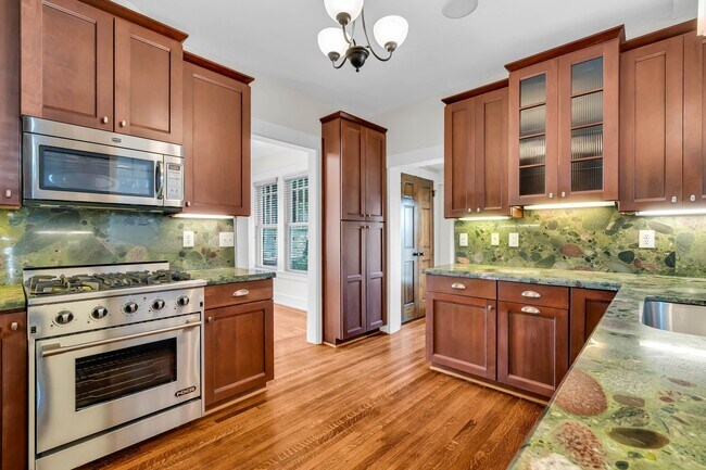 Building Photo - 1117 Harvard St