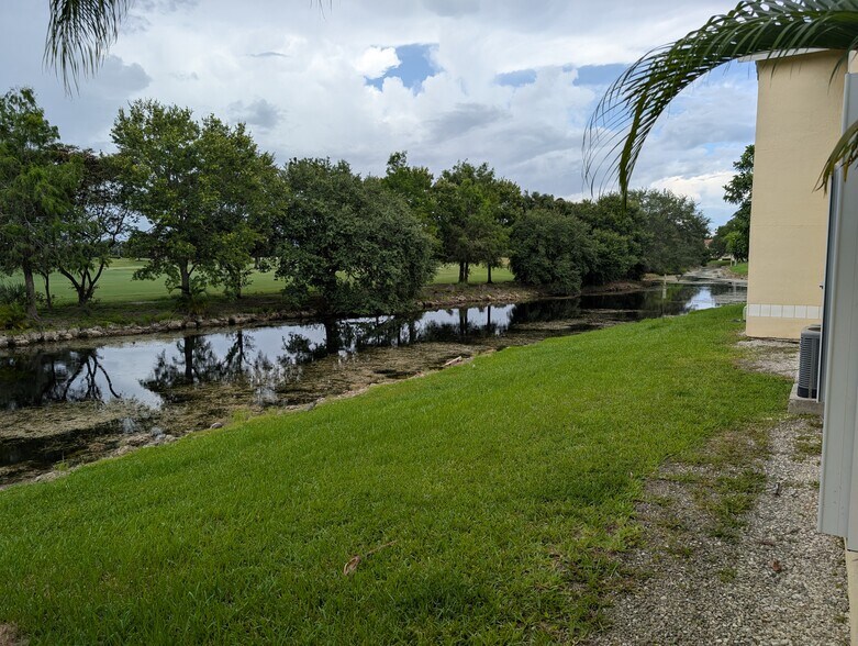 Building Photo - 437 Vista Isles Dr