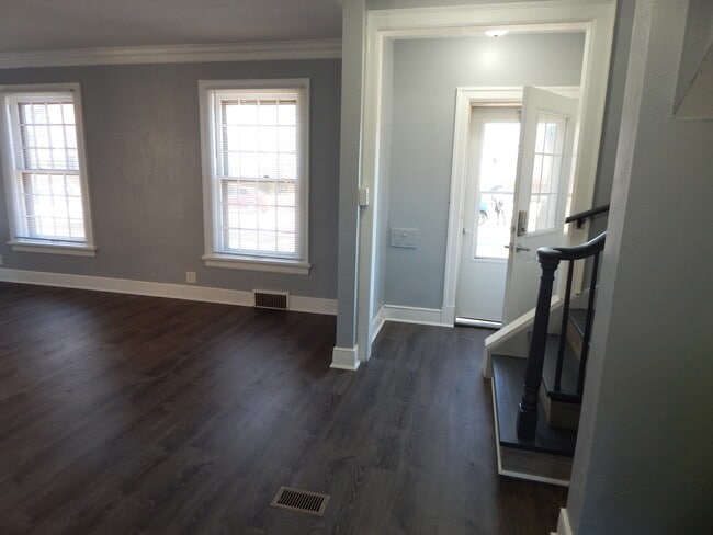 Front Entrance/Living Room - 3127 N 55th St