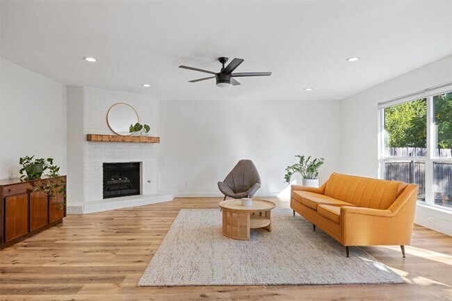 Building Photo - 7718 Croftwood Dr