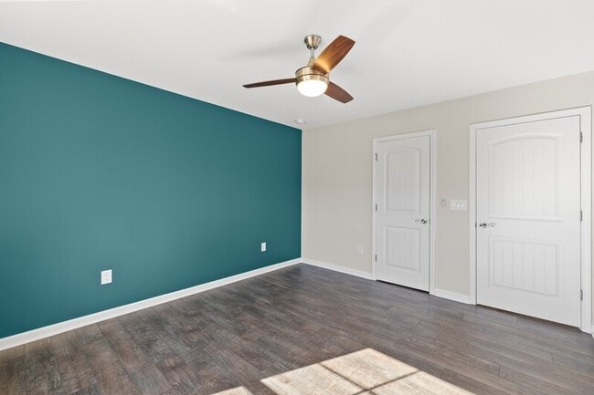 Building Photo - 460 Young Landing Ct