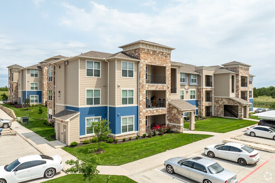 Building Photo - Cross Timbers Apartments