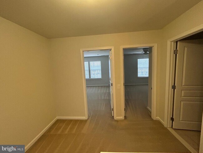 Building Photo - 44 Clement Ct