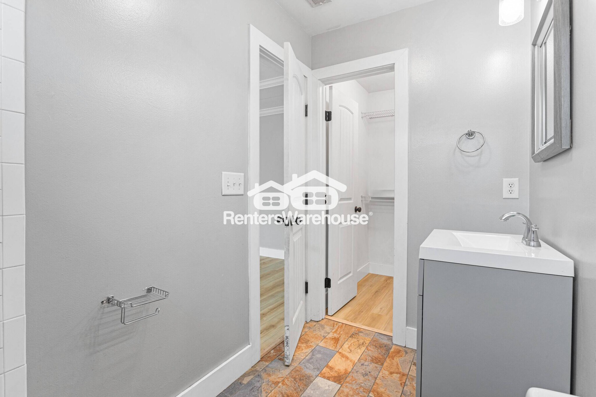 Building Photo - 2070 Rossburg Pl