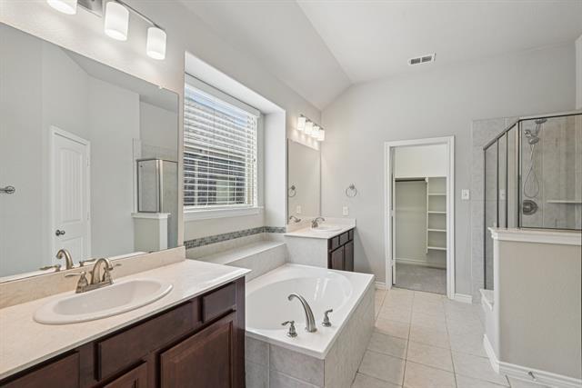 Building Photo - 924 Lake Cypress Ln