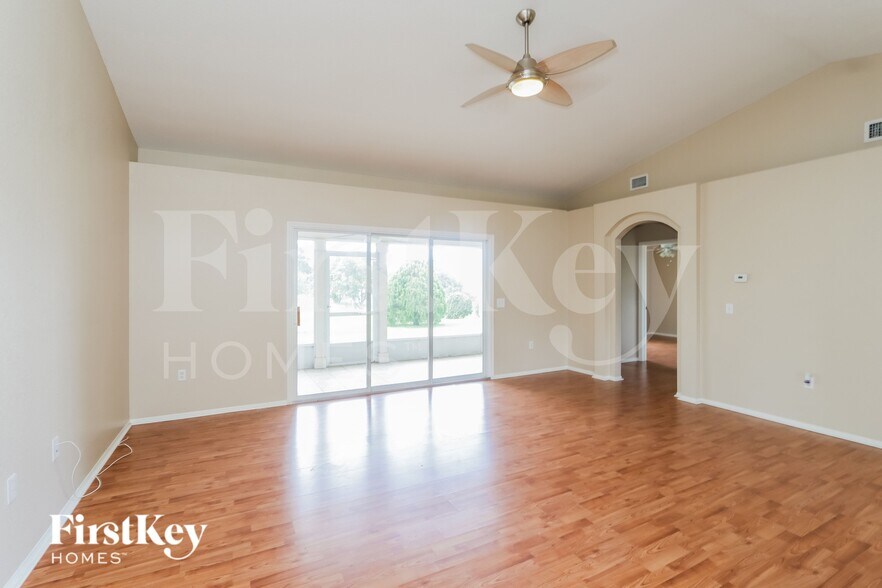 Building Photo - 8211 Westmont Terrace Dr