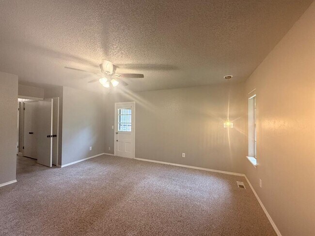 Building Photo - 405 Partridge Ln