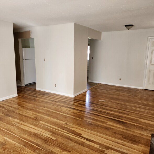 Building Photo - 5216 Cavalier Dr