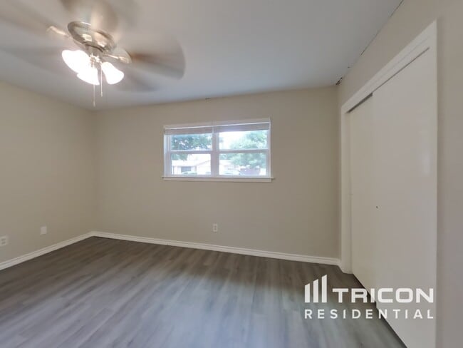 Building Photo - 5617 Bonnie Wayne St