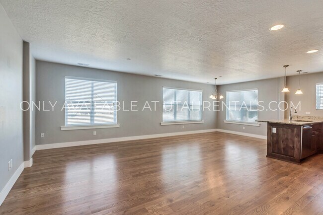 Building Photo - 774 S 1600 W
