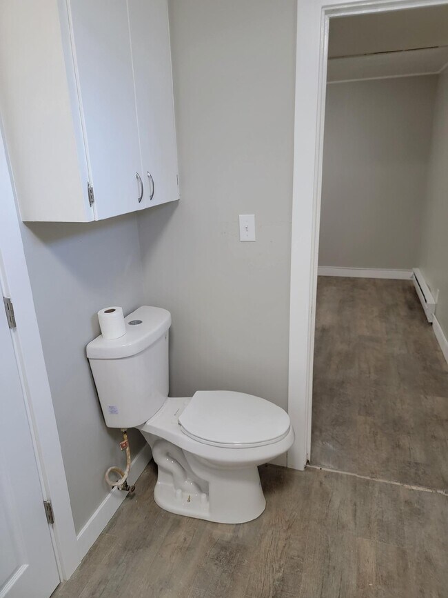 Building Photo - 403 Neyman St