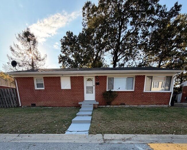 Building Photo - 203 Ellerbe Dr