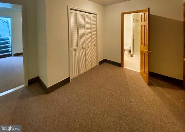 Building Photo - 6312 Old Dominion Dr