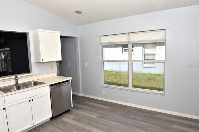 Building Photo - 271 Daniels Pointe Dr