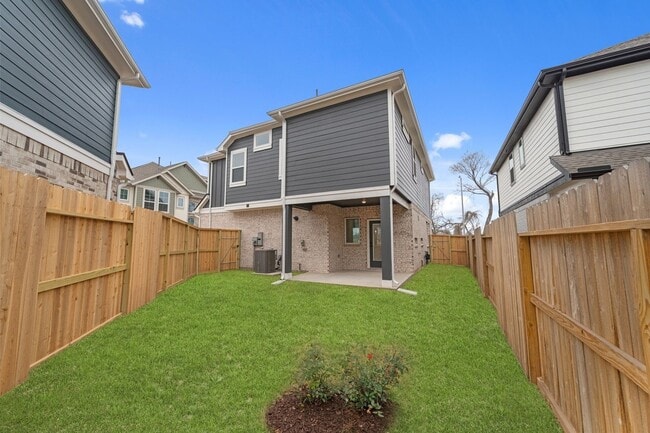 Building Photo - 1308 Shaded Rock Dr